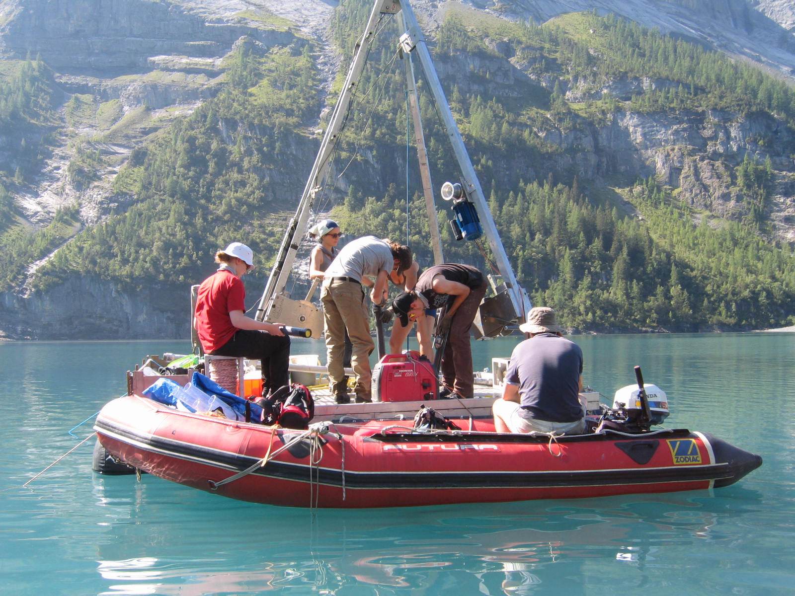 Bohrkampagne der Universität Bern auf dem Oeschinensee