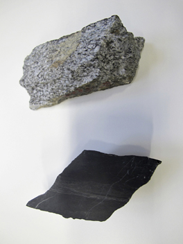 Granit und schwarzer Schiefer